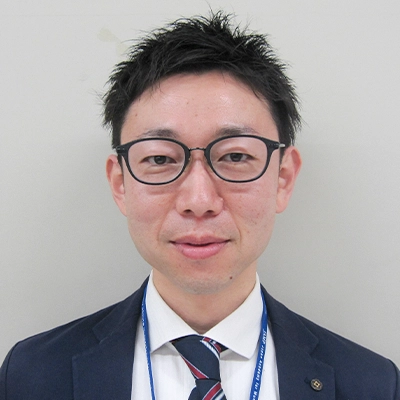 津田　哲宏 氏
